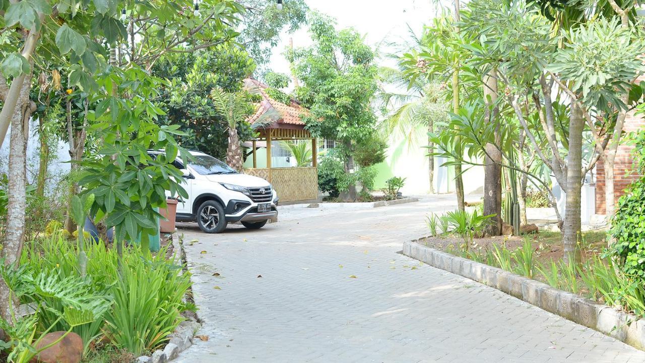 Gaia Asri Hotel Pamanukan Hilir ภายนอก รูปภาพ