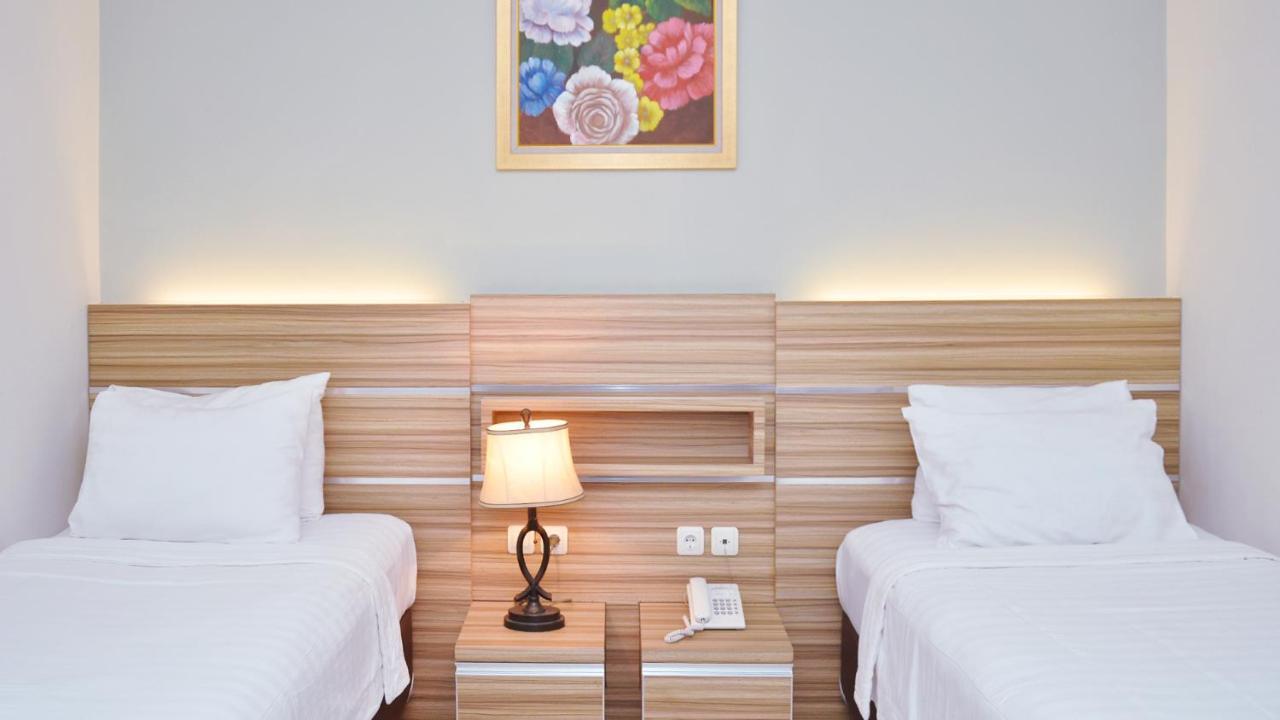 Gaia Asri Hotel Pamanukan Hilir ภายนอก รูปภาพ