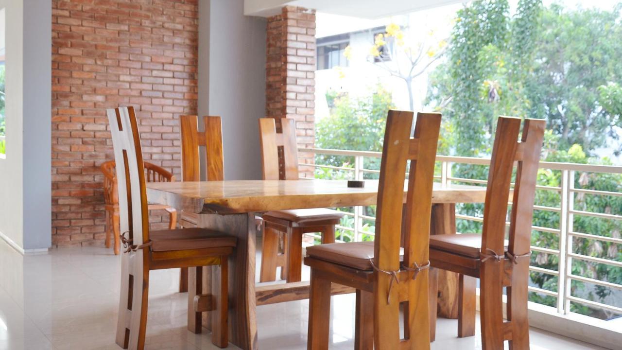 Gaia Asri Hotel Pamanukan Hilir ภายนอก รูปภาพ