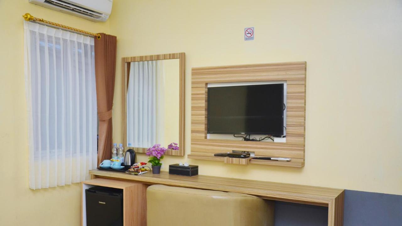 Gaia Asri Hotel Pamanukan Hilir ภายนอก รูปภาพ