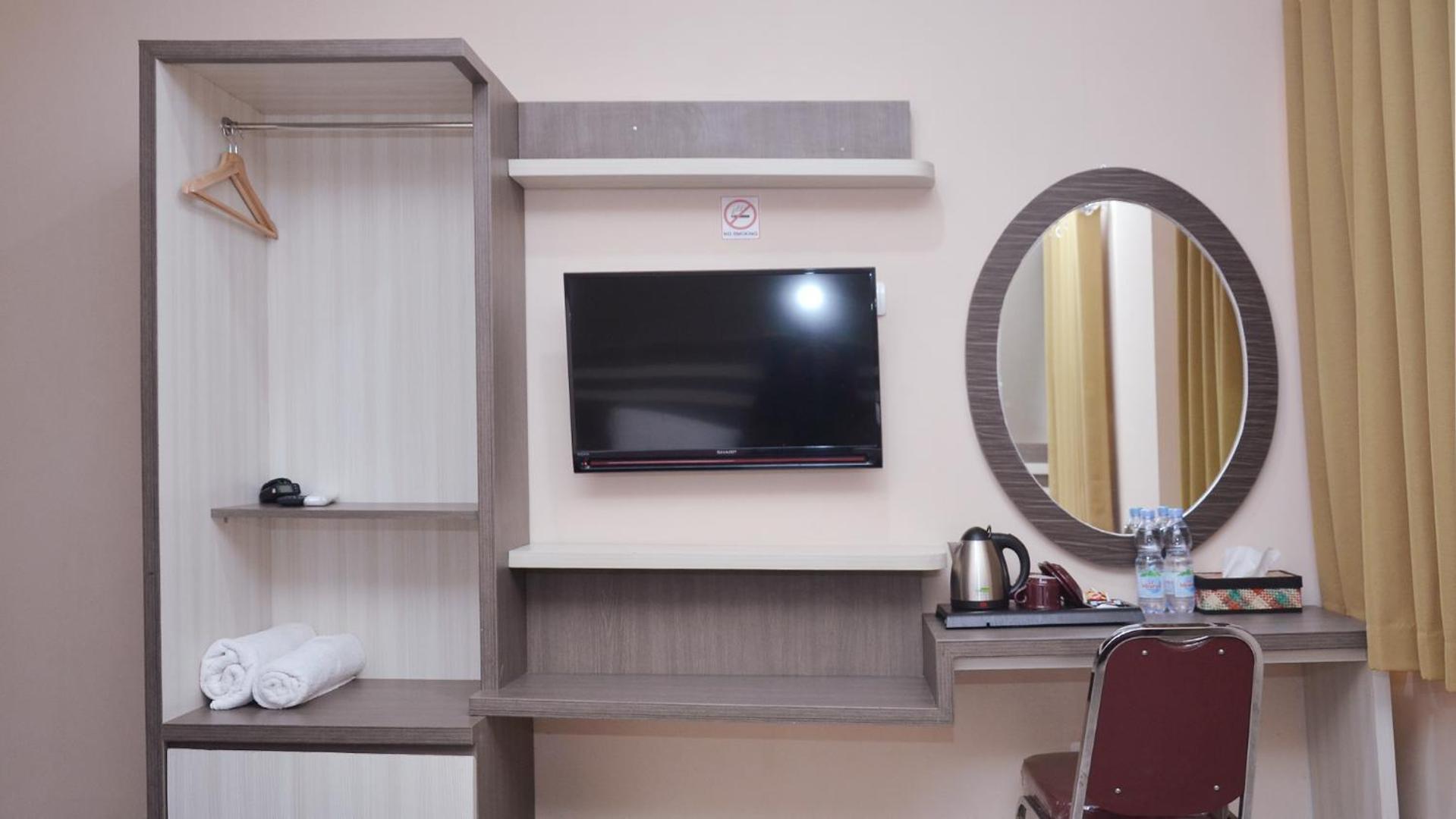 Gaia Asri Hotel Pamanukan Hilir ห้อง รูปภาพ